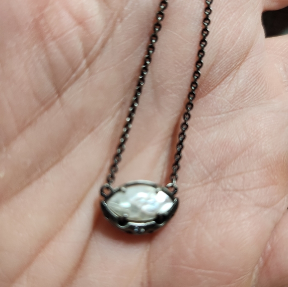 Kendra Scott bronze tone with mother of pearl setting - Picture 8 of 11